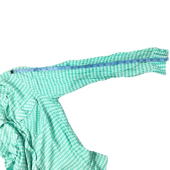 Eddie Bauer‎ Shirt Button Front Shaped Fit Green White Print Women's Medium - Picture 5 of 12